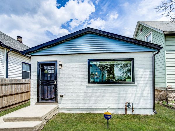8541 S Givins Court , Chicago, IL 60620