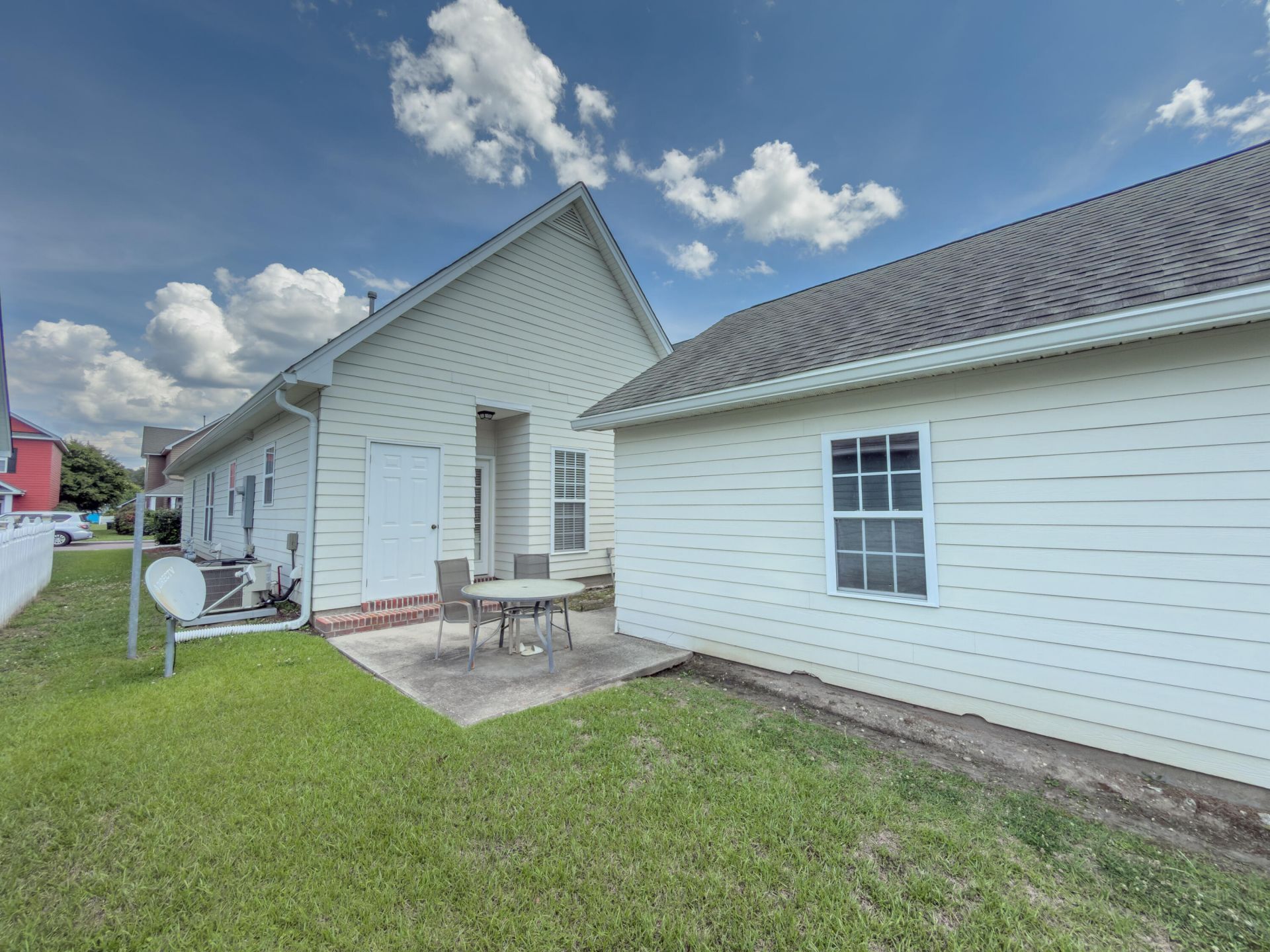 216 Dandelion Street Photo 10