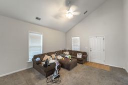 216 Dandelion Street photo 4