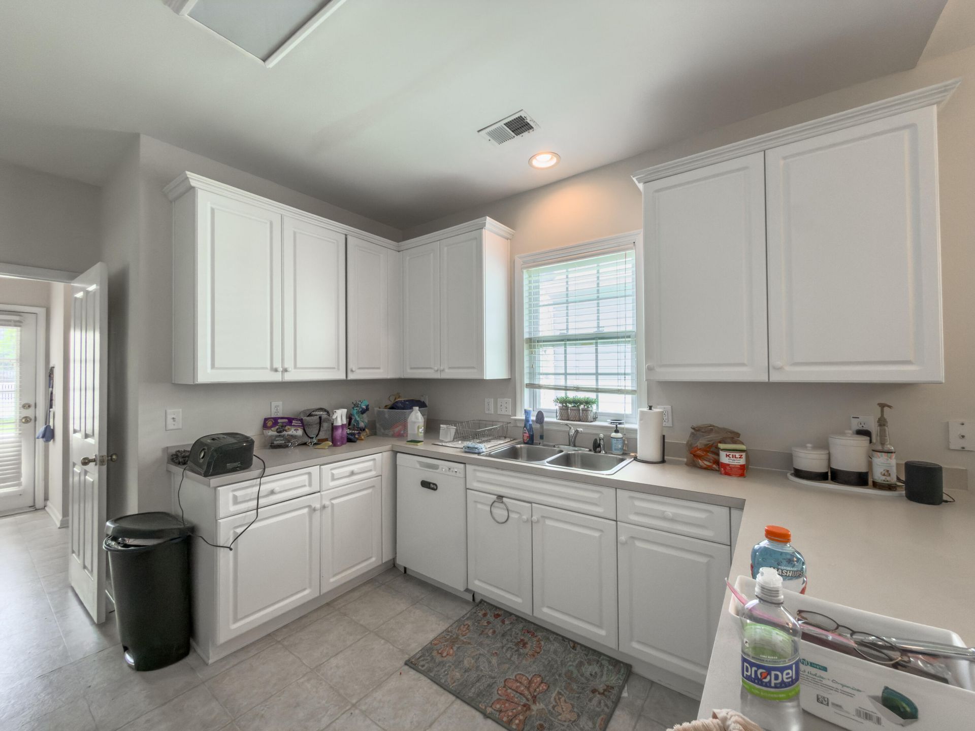 216 Dandelion Street Photo 6
