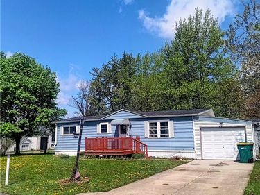 29 Quarry Hill Est, Akron, NY 14001