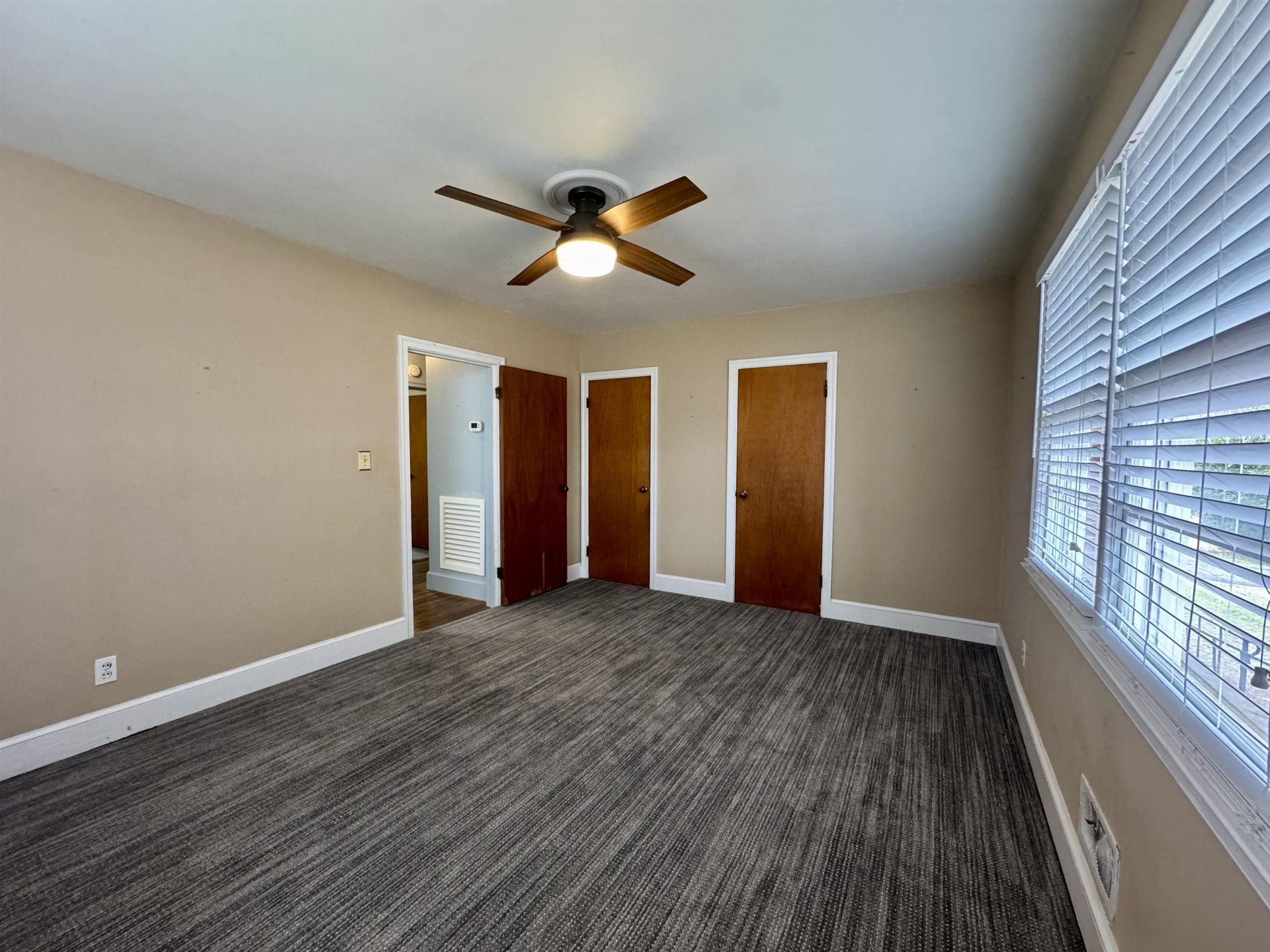 517 Singleton Ave Photo 14
