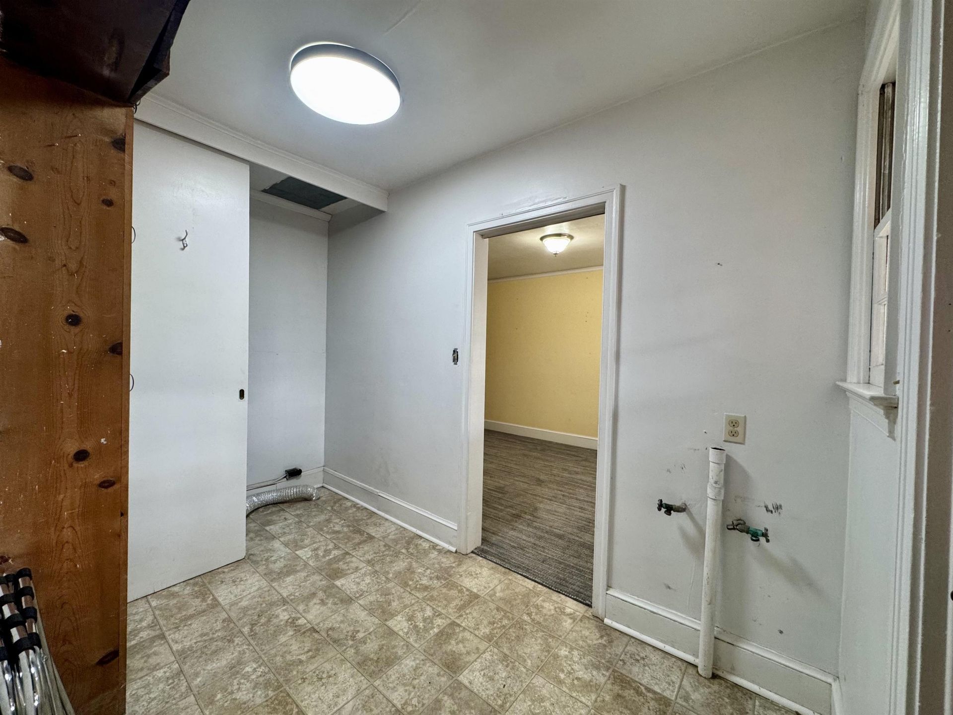 517 Singleton Ave Photo 22