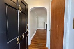 517 Singleton Ave photo 4