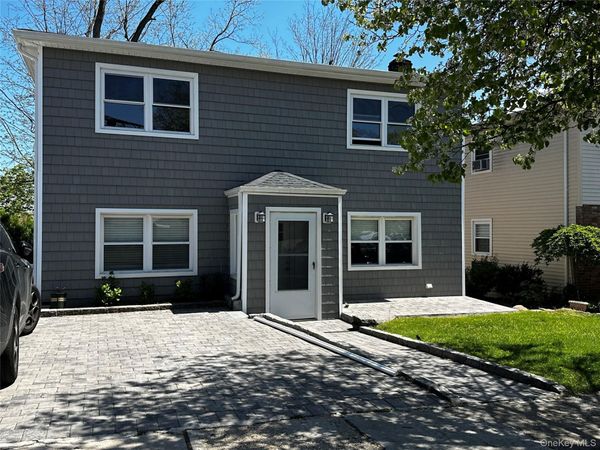 56 Marwood Road N, Unit 2nd Fl, Port Washington, NY 11050