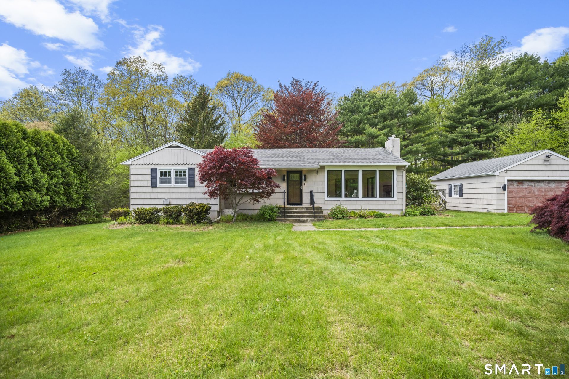846 Vauxhall St, Waterford, CT 06375 Main Photo