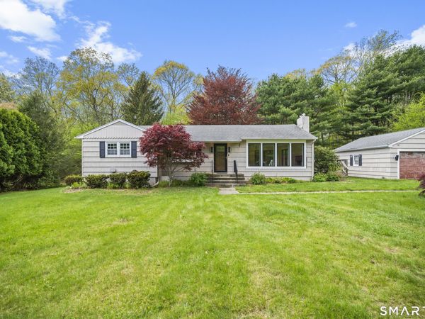 846 Vauxhall St, Waterford, CT 06375