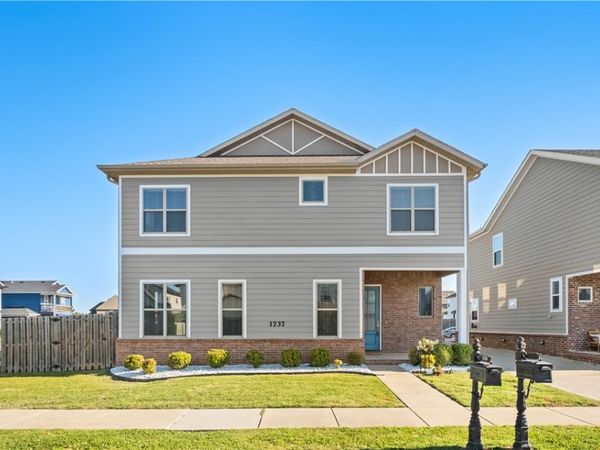 1737 W Broadway Place, Rogers, AR 72758