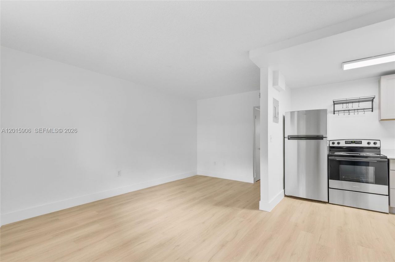 13880 NE 20th Pl, Unit 2, North Miami Beach, FL 33181 Photo