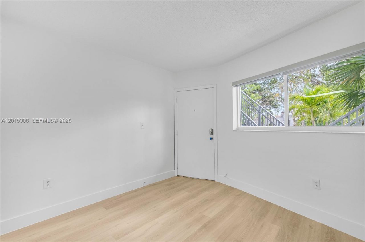 13880 NE 20th Pl, Unit 2, North Miami Beach, FL 33181 Photo
