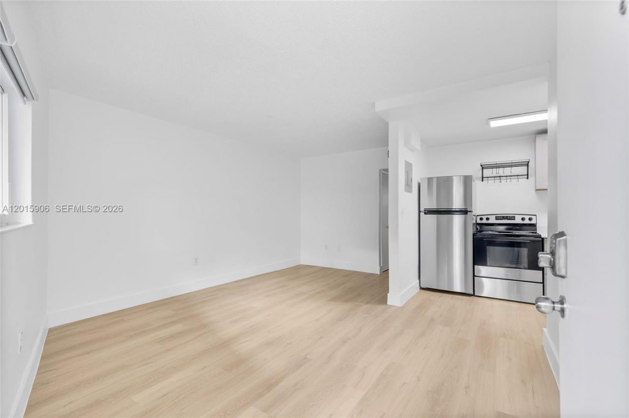 13880 NE 20th Pl, Unit 2, North Miami Beach, FL 33181 Photo