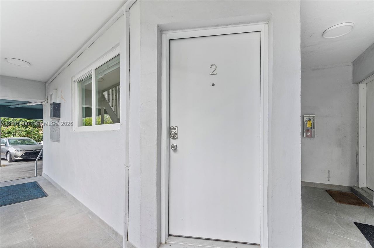 13880 NE 20th Pl, Unit 2, North Miami Beach, FL 33181 Photo