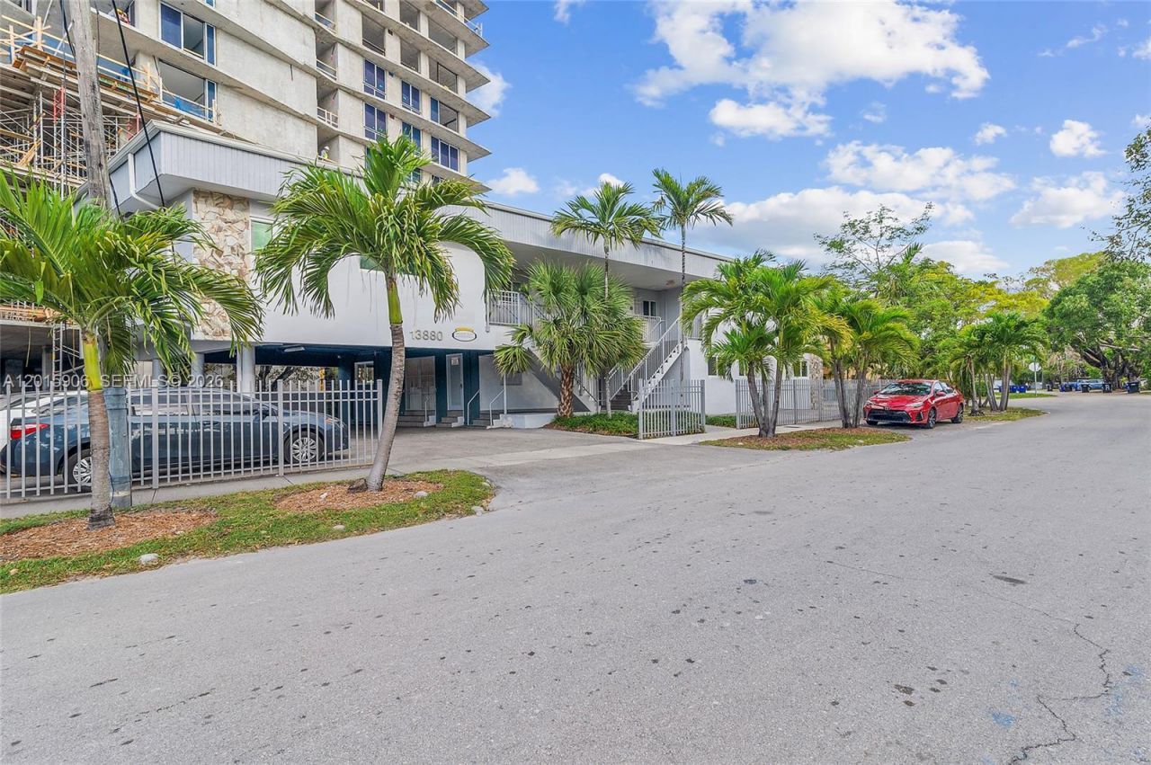 13880 NE 20th Pl, Unit 2, North Miami Beach, FL 33181 Photo