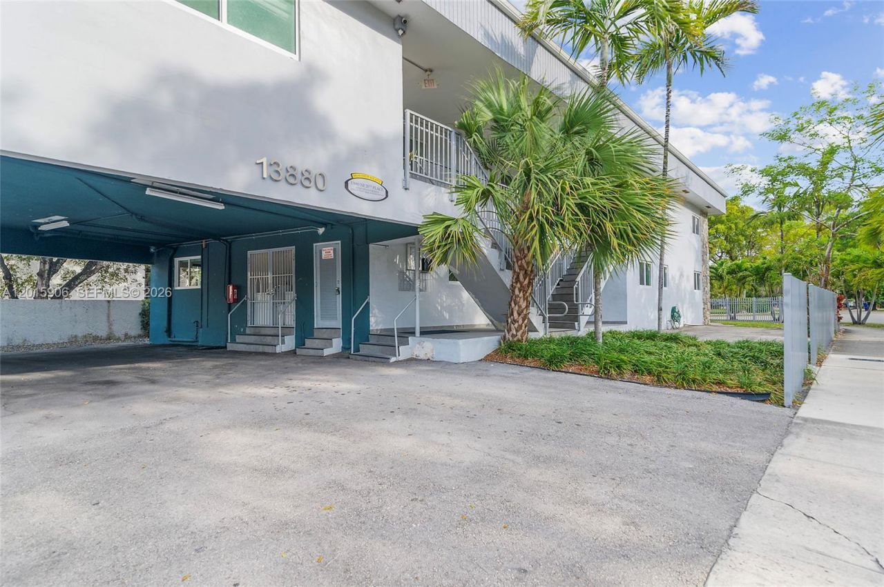 13880 NE 20th Pl, Unit 2, North Miami Beach, FL 33181 Photo