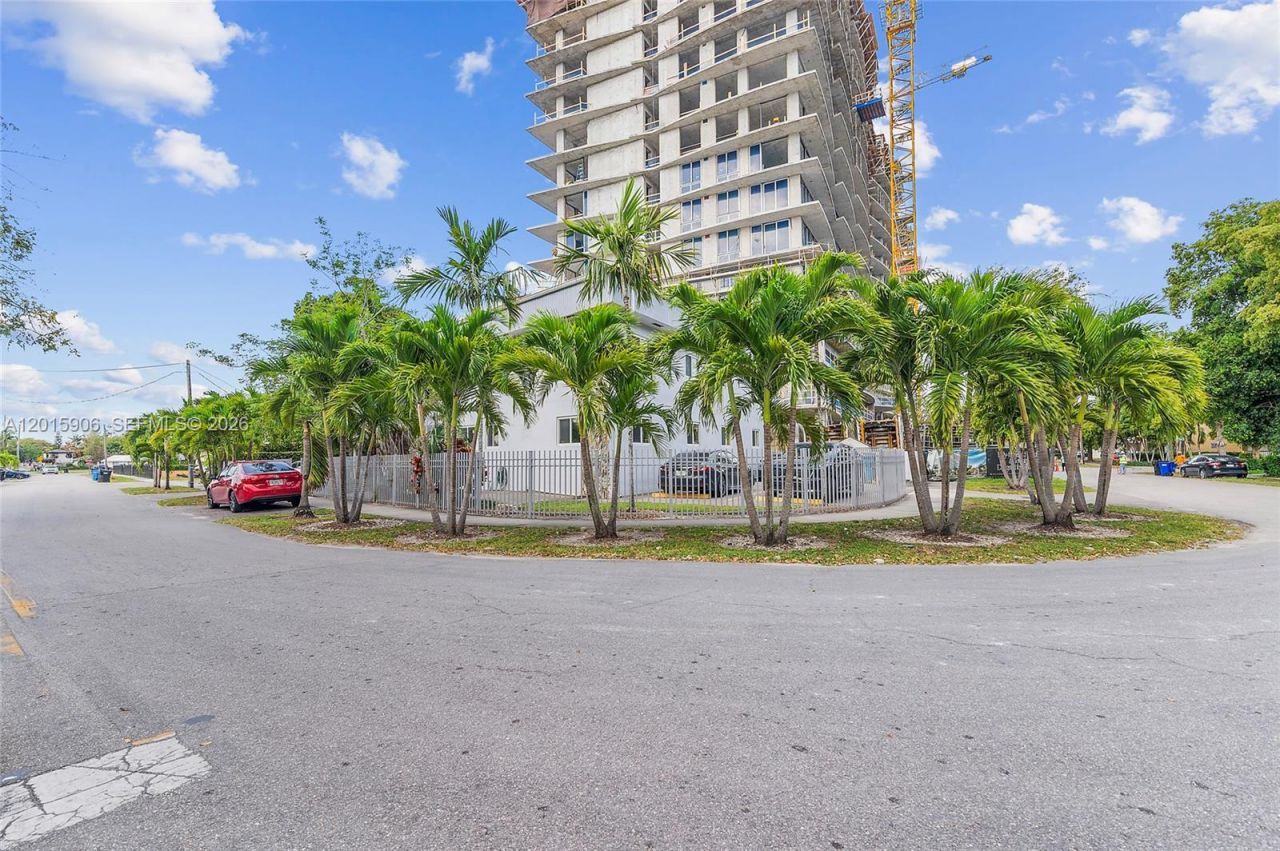 13880 NE 20th Pl, Unit 2, North Miami Beach, FL 33181 Photo