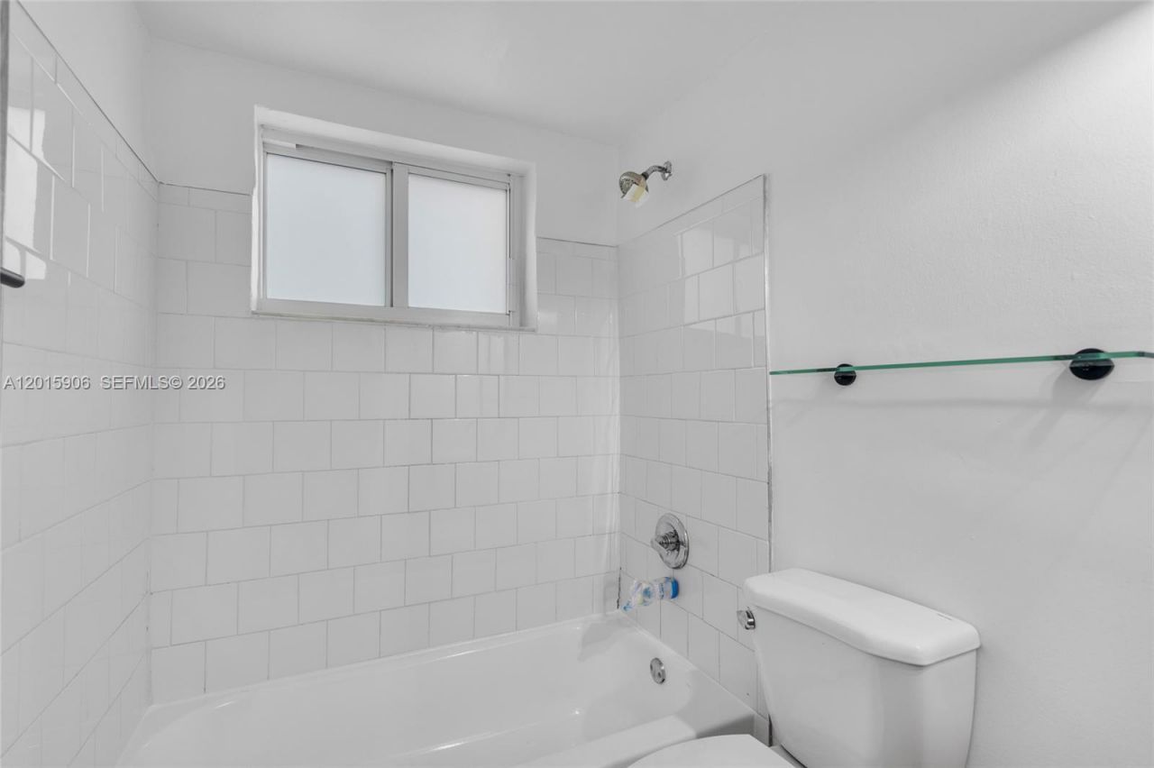 13880 NE 20th Pl, Unit 2, North Miami Beach, FL 33181 Photo