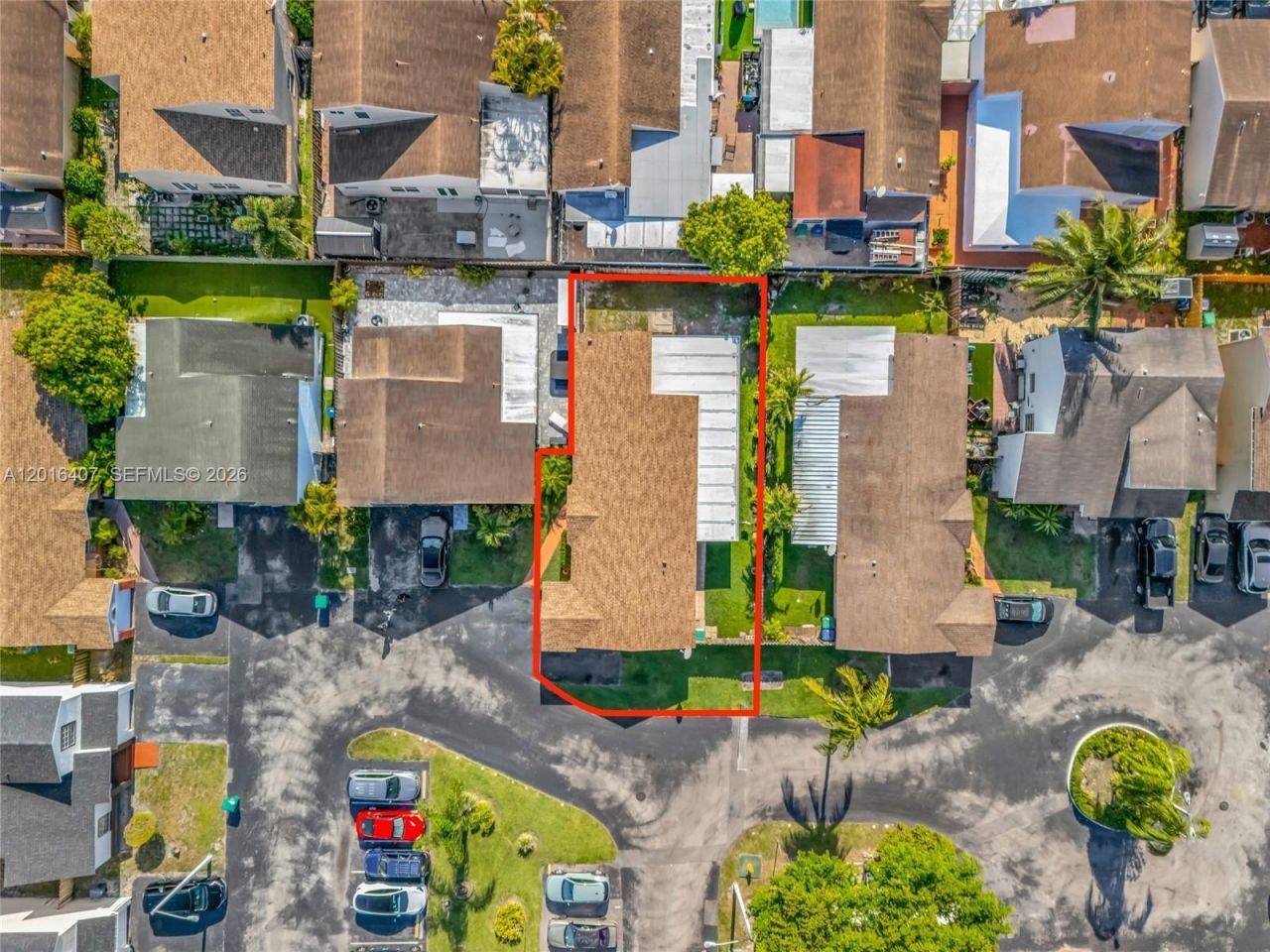 8266 NW 192nd Ter, Hialeah, FL 33015 Photo
