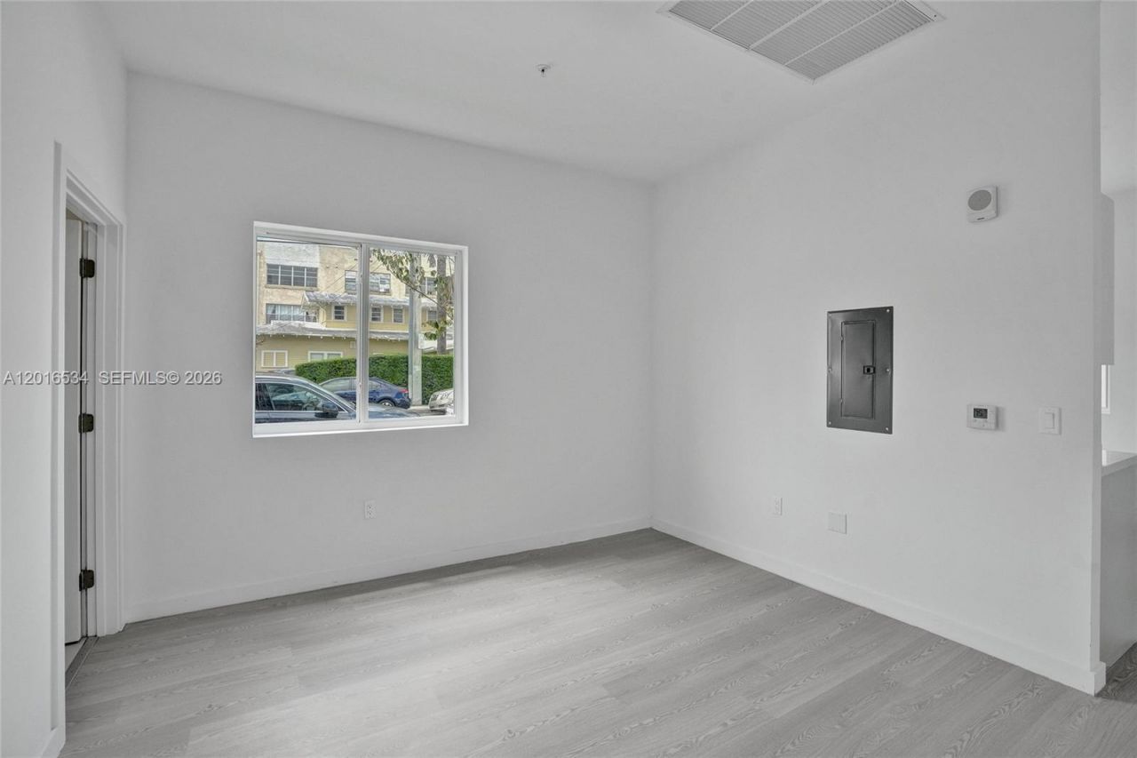 1567 NW 1st St, Unit 1, Miami, FL 33125 Photo