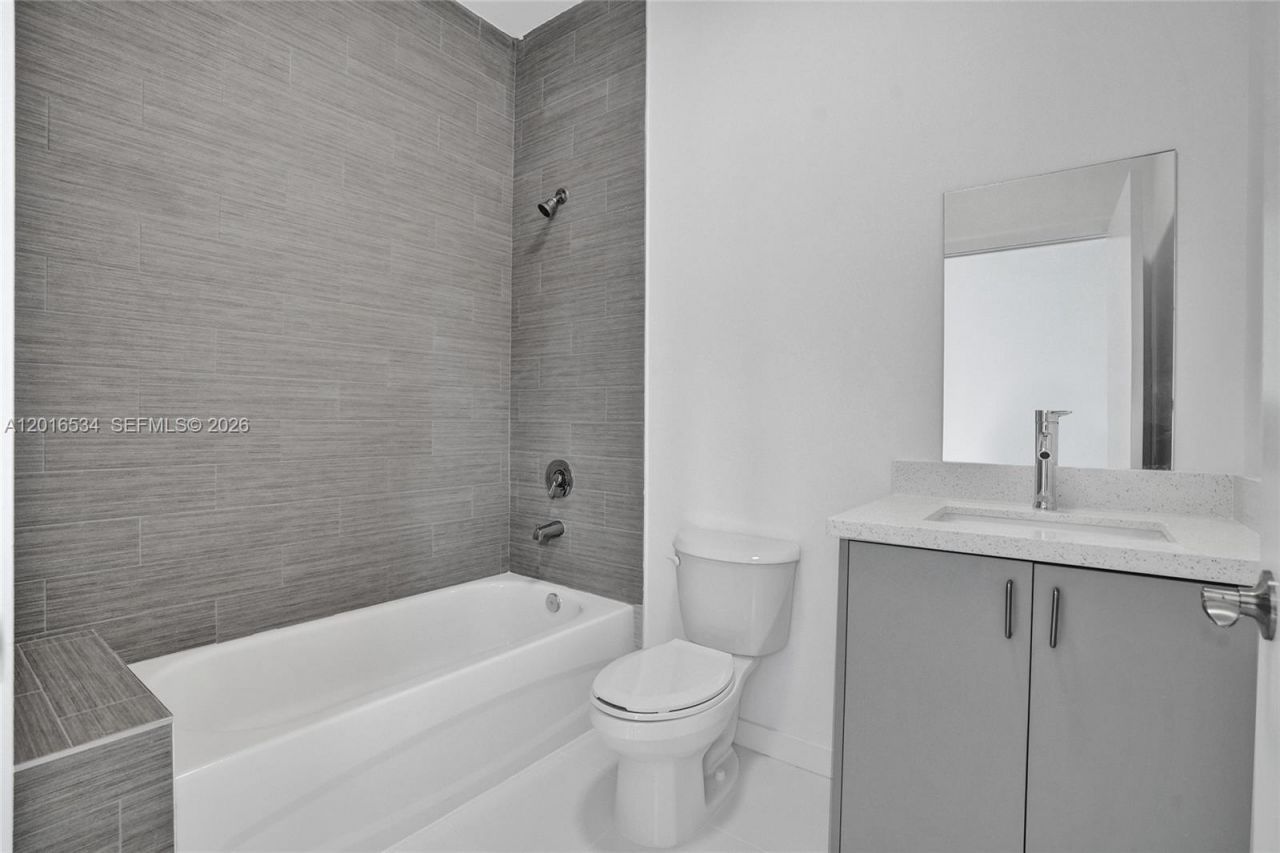 1567 NW 1st St, Unit 1, Miami, FL 33125 Photo