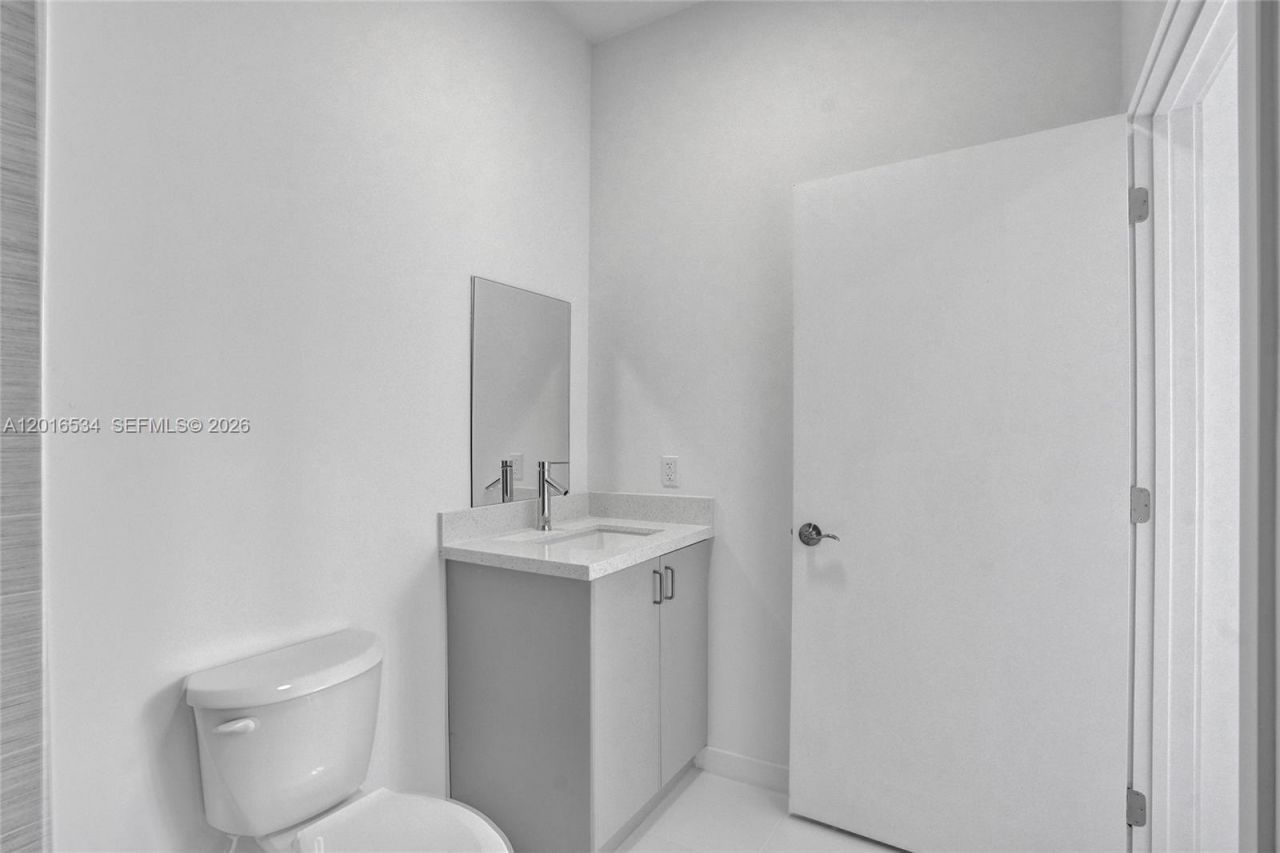 1567 NW 1st St, Unit 1, Miami, FL 33125 Photo