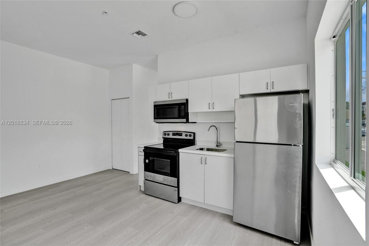 1567 NW 1st St, Unit 1, Miami, FL 33125 Photo