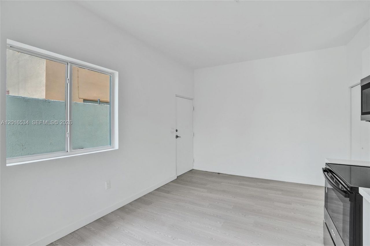 1567 NW 1st St, Unit 1, Miami, FL 33125 Photo