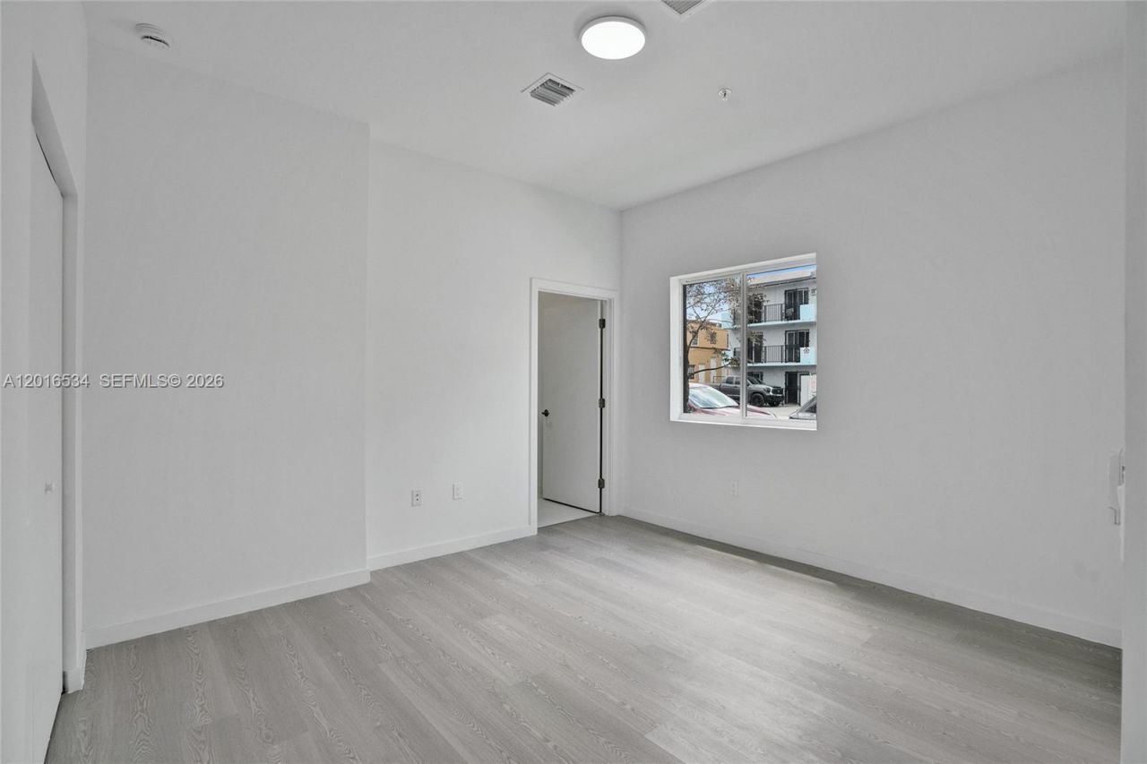 1567 NW 1st St, Unit 1, Miami, FL 33125 Photo