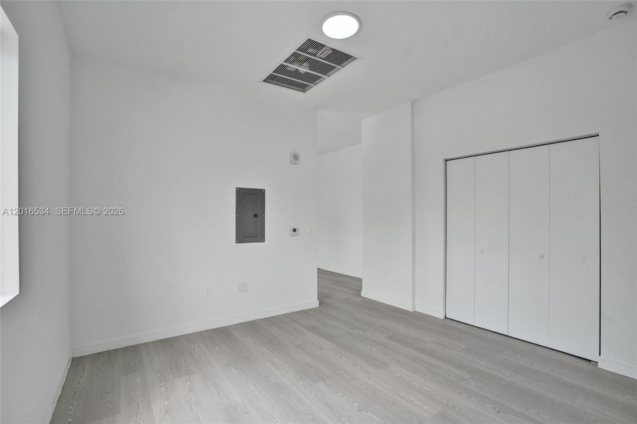 1567 NW 1st St, Unit 1, Miami, FL 33125 Photo
