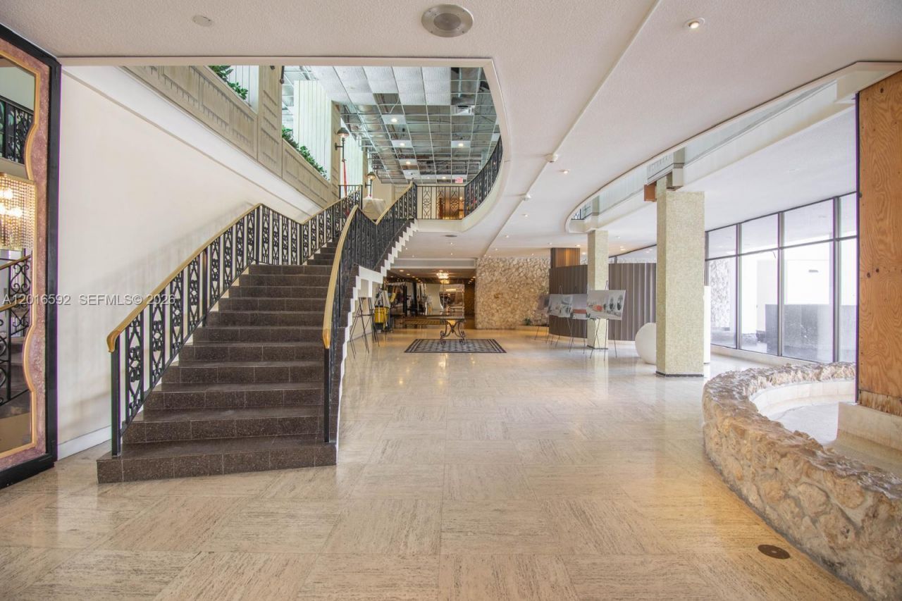 5555 Collins Ave , Unit 14U, Miami Beach, FL 33140 Photo