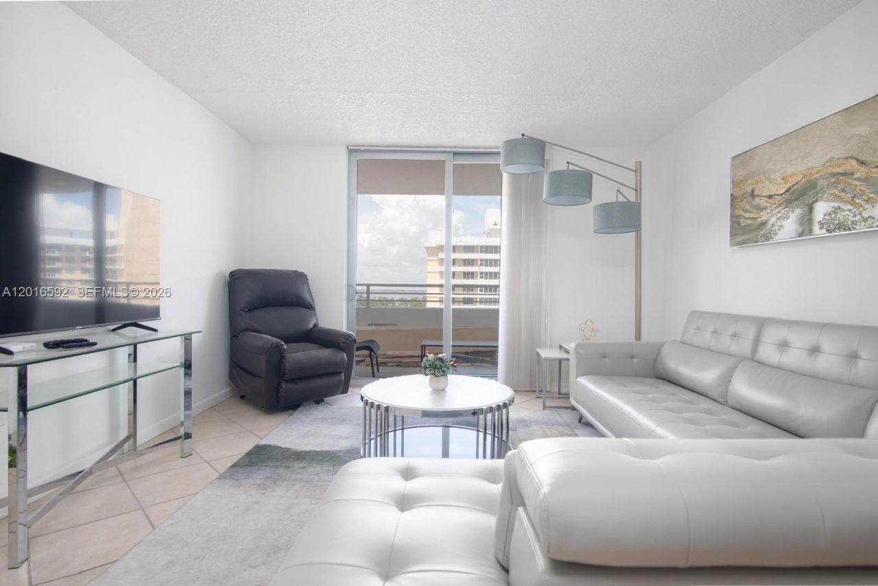 5555 Collins Ave , Unit 14U, Miami Beach, FL 33140 Photo