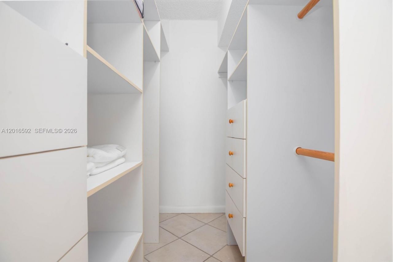 5555 Collins Ave , Unit 14U, Miami Beach, FL 33140 Photo