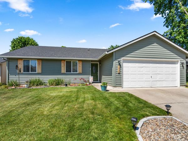 1935 Walnut Grove Lane, Central Point, OR 97502