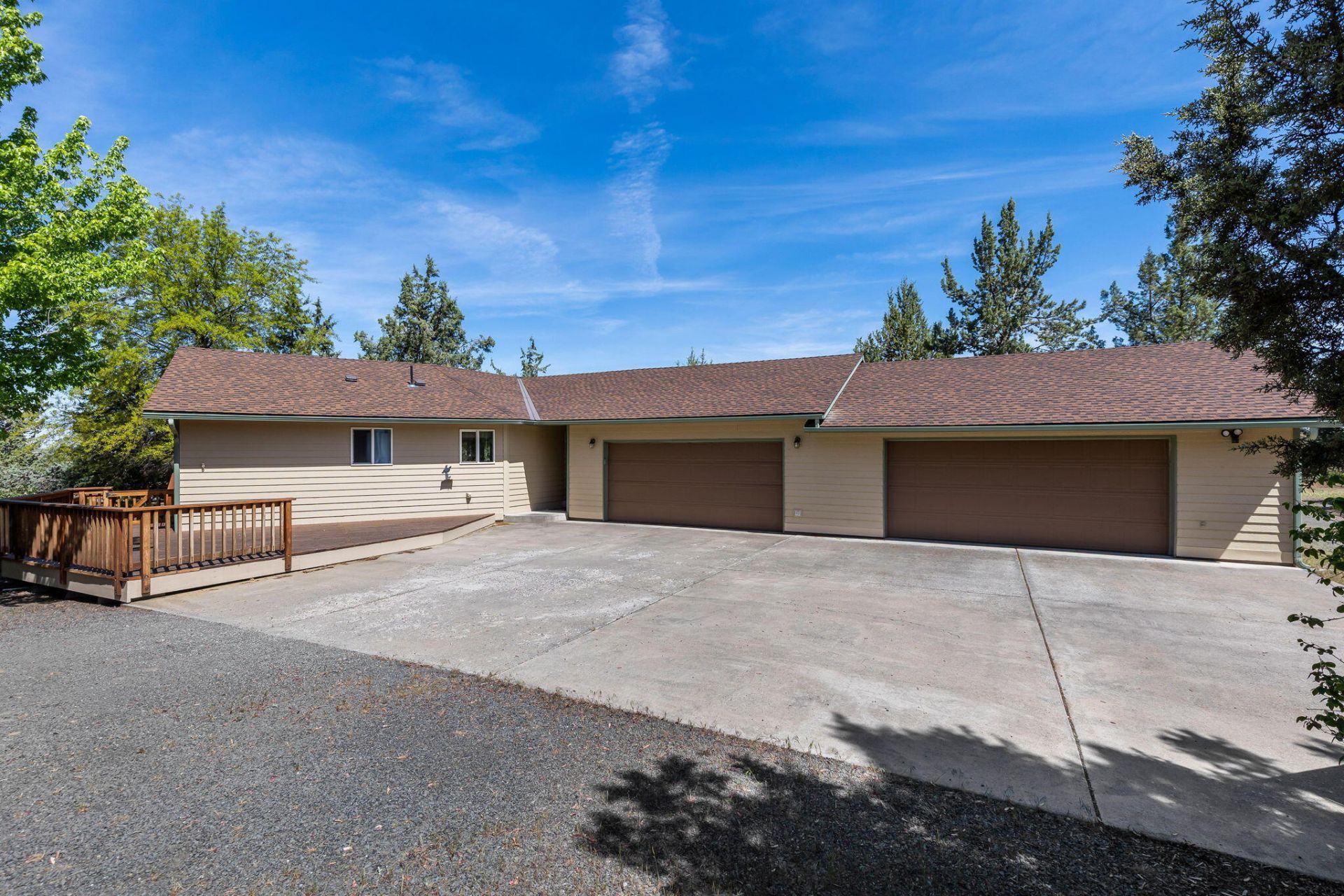 380 SE Hering Road, Madras, OR 97741 Main Photo