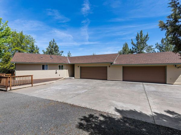 380 SE Hering Road, Madras, OR 97741