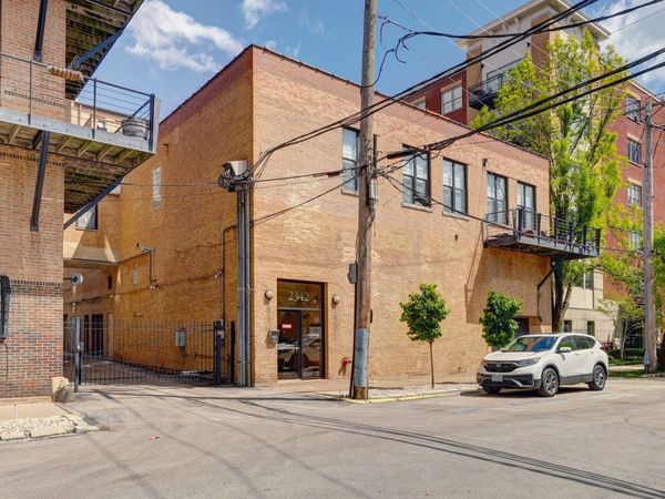 2342 W Saint Paul Avenue , Unit 211, Chicago, IL 60647
