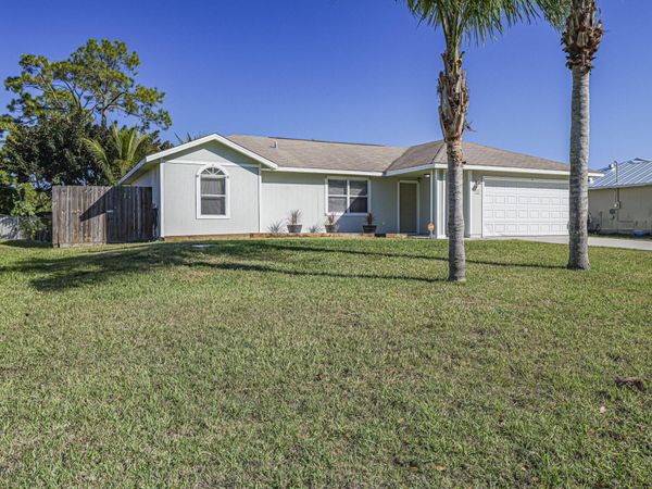 756 SW 18th Pl Place SW, Vero Beach, FL 32962