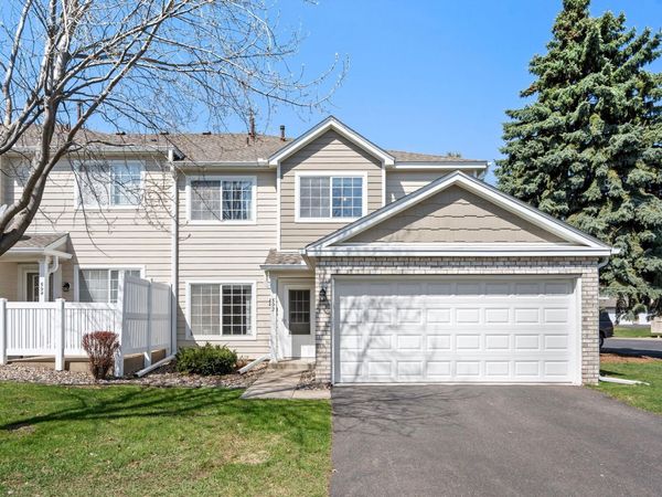 592 Mariner Way, Woodbury, MN 55129