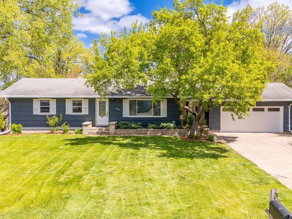 1782 Onacrest Curve, Maplewood, MN 55117