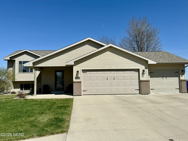 1900 10TH STREET NE, Watertown, SD 57201