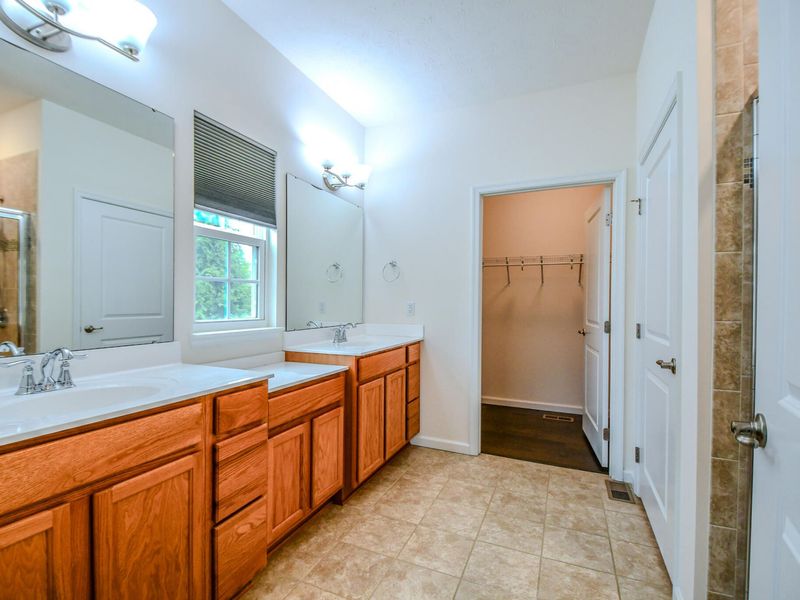 1136 Red Maple Drive, Troy, OH 45373 Photo 17