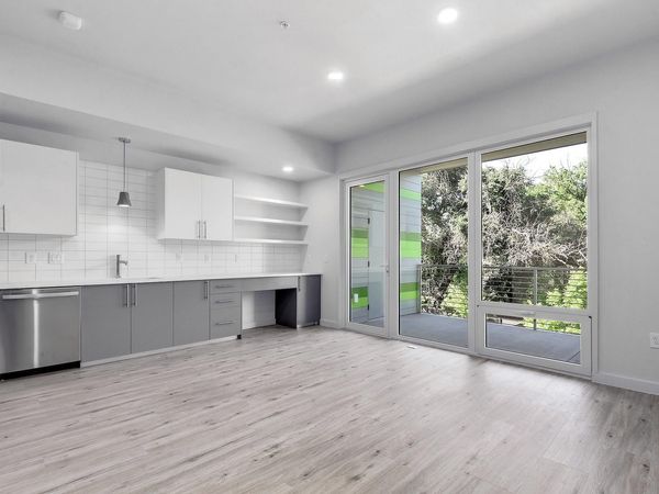 4004 Banister LN, Unit 211, Austin, TX 78704