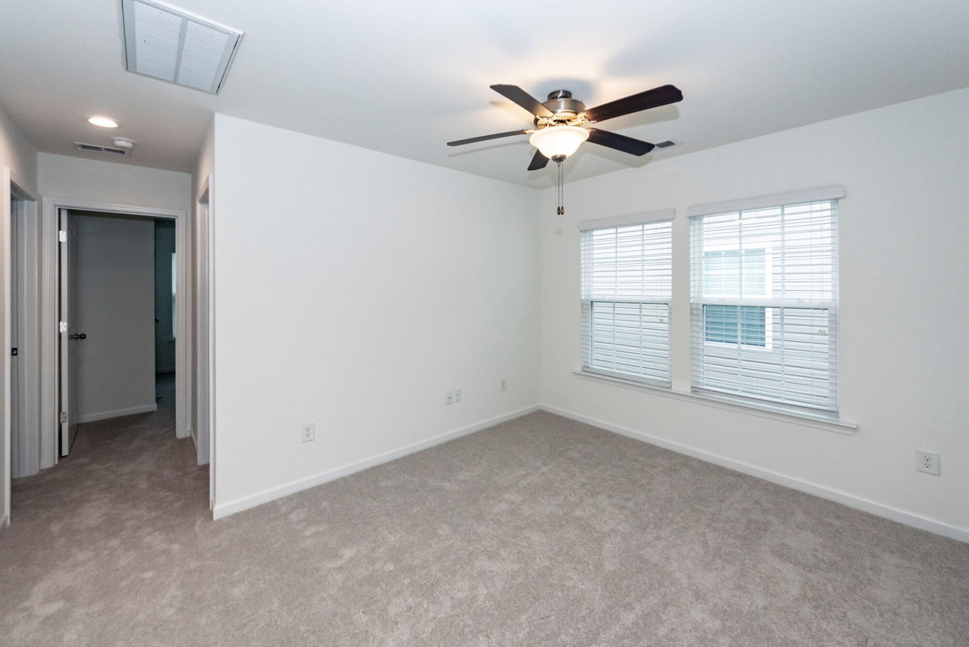 447 Whispering Breeze Lane Photo 32
