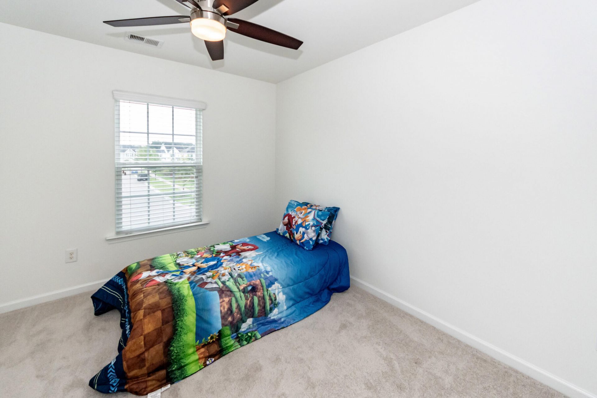 447 Whispering Breeze Lane Photo 33