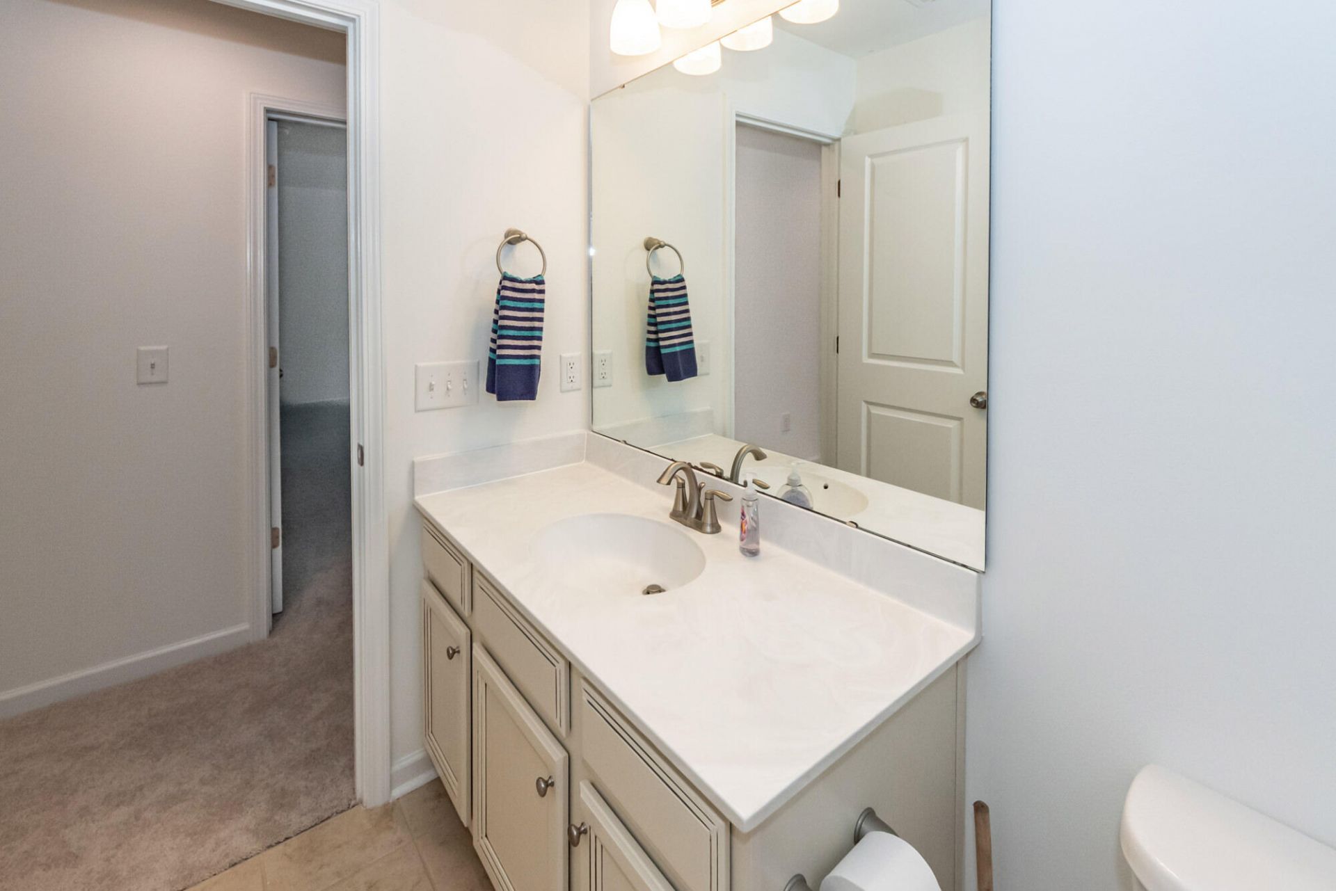 447 Whispering Breeze Lane Photo 34