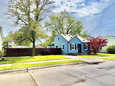 21732 Rosedale Street, St. Clair Shores, MI 48080