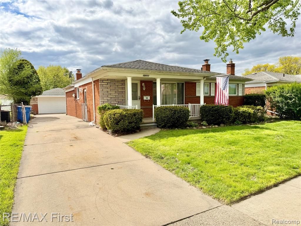 25653 Palomino Drive, Warren, MI 48089 Main Photo