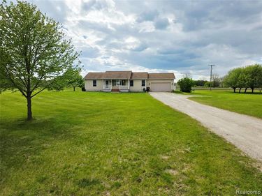 10423 Fowlerville Road, Conway Twp, MI 48836