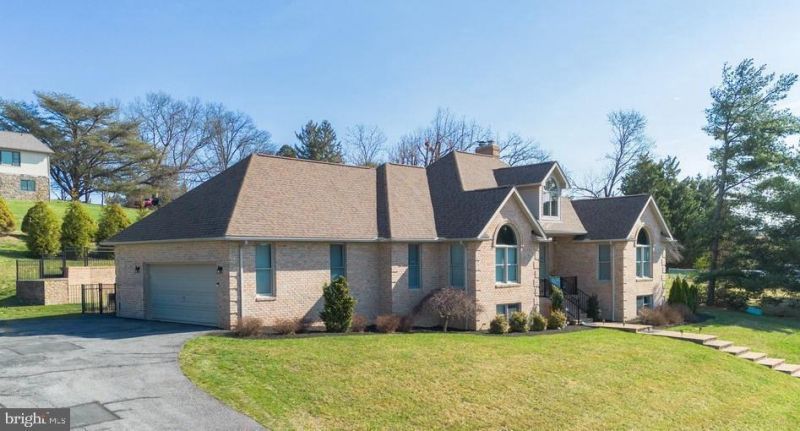 605 VISTA COURT , WAYNESBORO, PA 17268