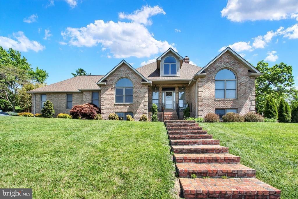 605 VISTA COURT, WAYNESBORO, PA 17268
