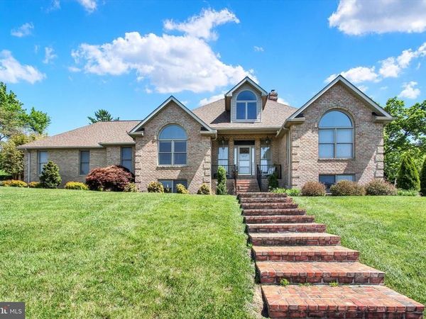 605 VISTA COURT , WAYNESBORO, PA 17268
